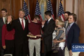 Paul Ryan Utterly Baffled When Lawmaker’s Son ‘Dabs’ During Pic (VIDEO)