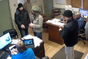 Car Dealership Staff Berates Pizza Driver, Internet Gets Revenge Via Scathing Reviews (VIDEO/SCREENSHOTS)