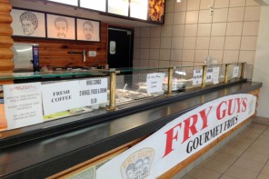 Koran Burning Pastor Terry Jones Opens French Fry Stand In Florida Mall