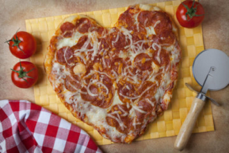 heart shaped pizza from queerty