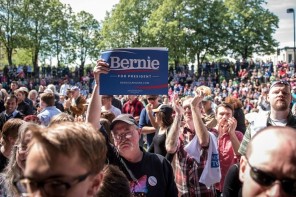 Overflow crowd for Bernie Sanders in Minneapolis