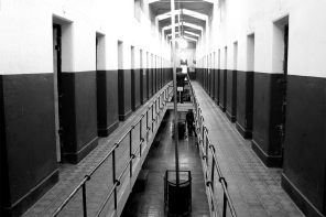 Neglected America: Man Accused Of Stealing $5 In Snacks Dies In Jail Waiting For Bed in Mental Hospital