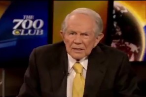 Pat Robertson Praises Ignorant Grandpa Who Is Afraid The Gay™ Will Ruin His Thanksgiving Dinner (VIDEO)