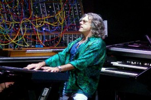 Prog-Rock Keyboard God Keith Emerson Dead At Age 71: Police Suspect Suicide (VIDEO)