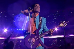 That Time Prince Played Purple Rain At The Super Bowl In The Rain Like A BOSS (VIDEO)