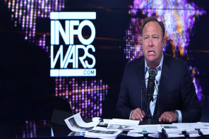 Watch Alex Jones Shamelessly Exploit The Death Of Prince With His BS Conspiracy Theories